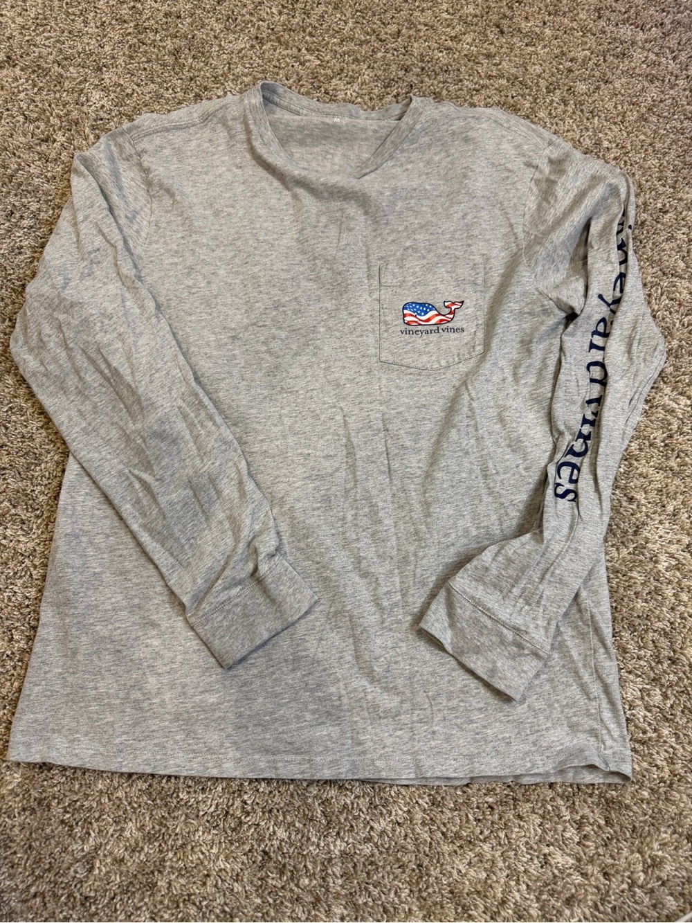 Vineyard Vines Heather Gray Long Sleeve Pocket Tee with Flag Whale